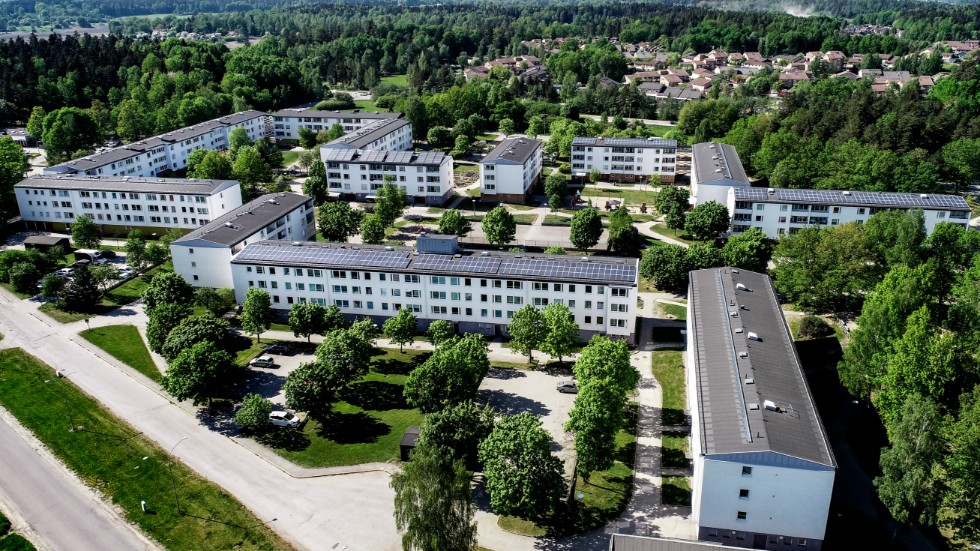 Insändarskribenterna menar att  de dagligen möter människor som saknar egen bostad och som vänder sig till socialförvaltningen för att söka stöd. 