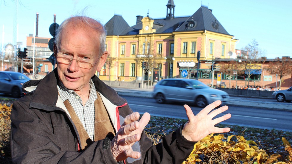 Bengt Walla, är engagerad i järnvägsfrämjandet. Han tror att Linköpings station skulle kunna härbärgera både Tjustbanan och den framtida ostlänken.