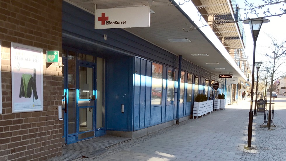 Röda korset utökar butiksytan med 100 kvadratmeter, till höger.