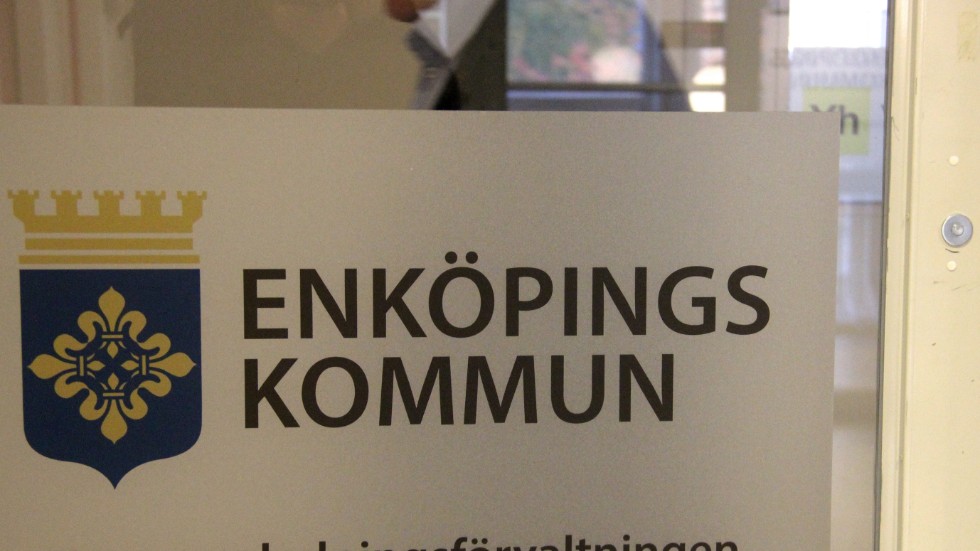 Hittills har omkring etthundra personer anmält att de vill hoppa in och arbeta i kommunens vård- och omsorgsförvaltning. Nu hålls en första introduktion.