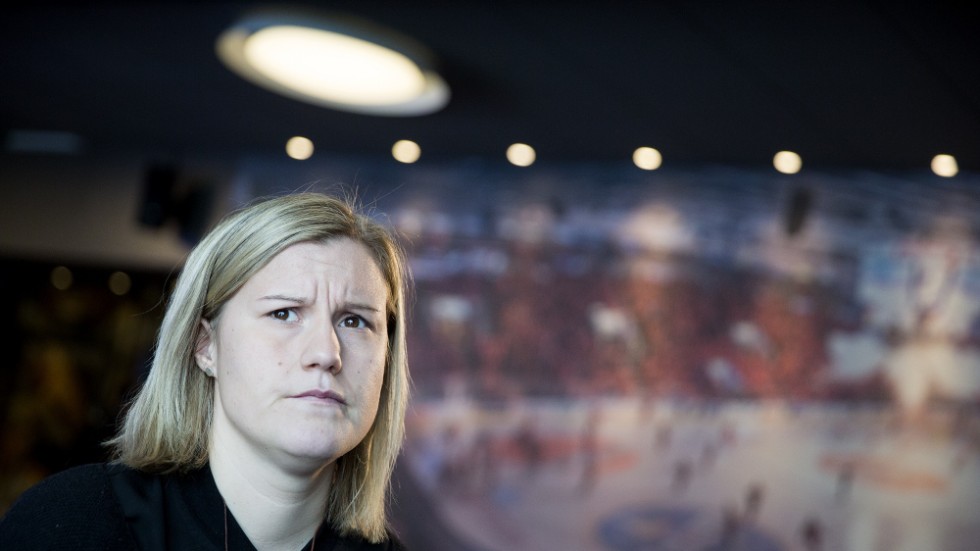 En av landets mest meriterade hockeyspelare, Emma Eliasson, ska debutera som sommarpratare i sommar.