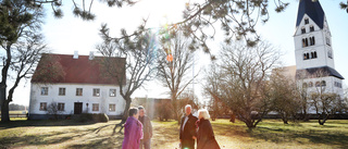 Köpare backar från Stenkyrka prästgård