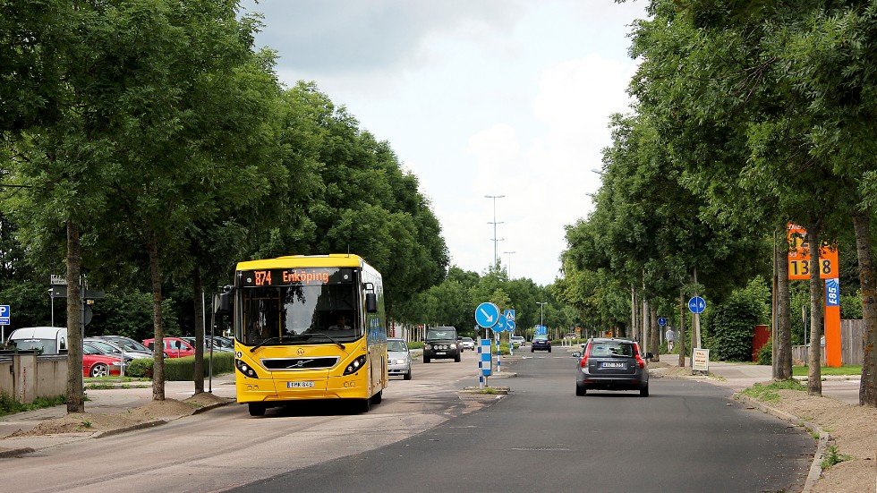 Region Uppsala har föreslagit en kraftig utökning av busstrafiken till Bredsandsområdet, skriver Johan Örjes.
