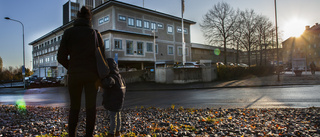 Jonathan, 4, drabbas när häktet är överfullt