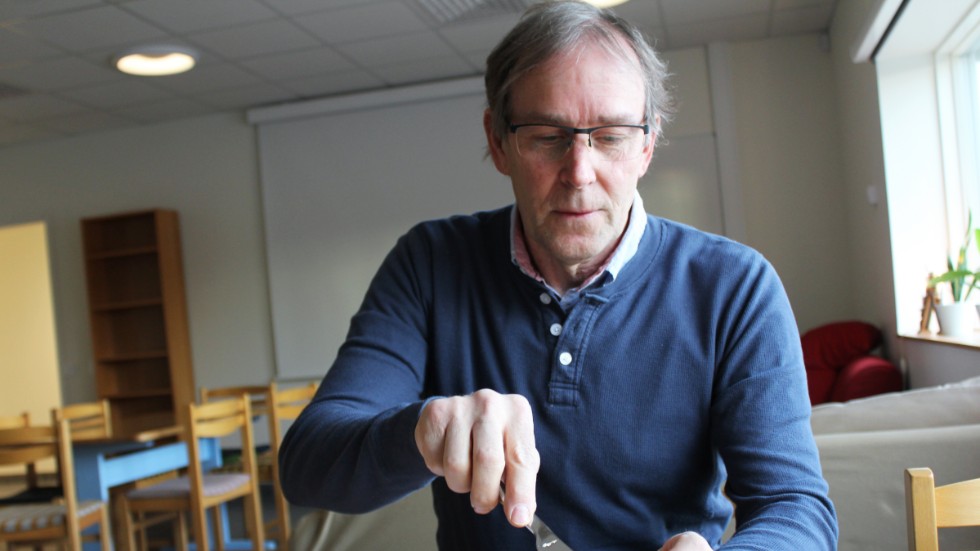 Innan man slänger värmeljus bör vekhållaren i botten plockas bort.