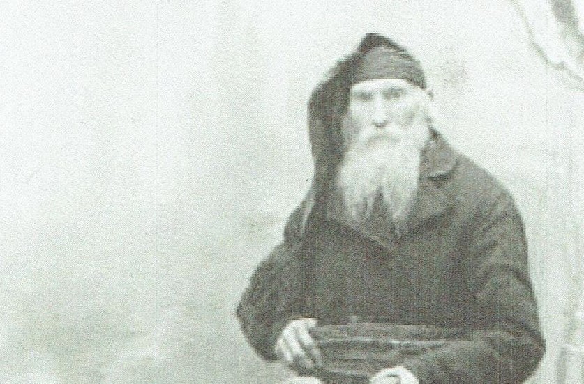 ”Jultomten i Roknäs”, Theodor Aspelin (1829-1918) poserar här med sin get.