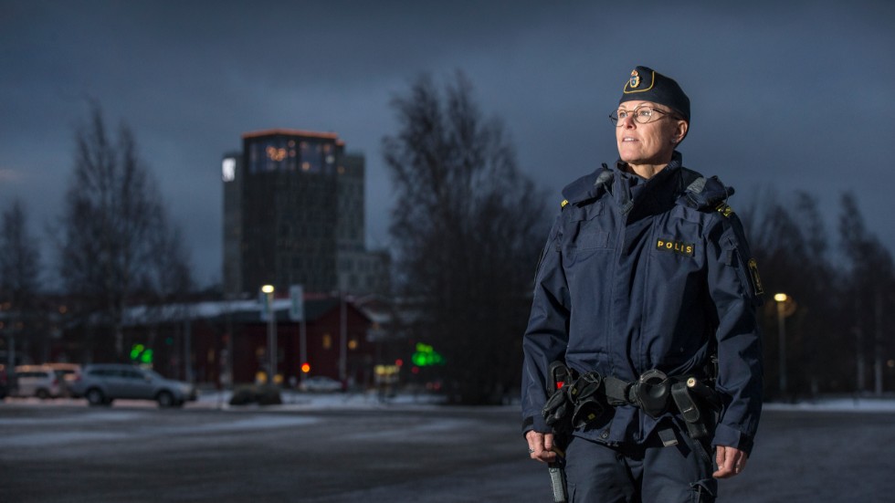 Gruppchefen Victoria Enberg ser allvarligt på den växande olagliga taxiverksamheten i Piteå. "Jag förstår taxinäringen, det här är ett stort problem" säger hon.
