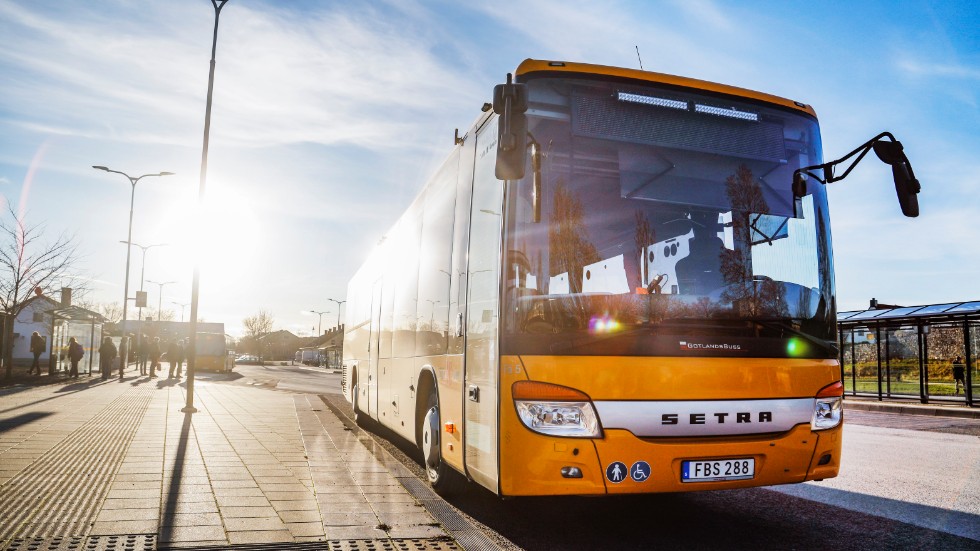 Målet är att det ska bli kortare väntetider på busstationen i VIsby mellan trafiken från landsbygden och stadsbussarna.