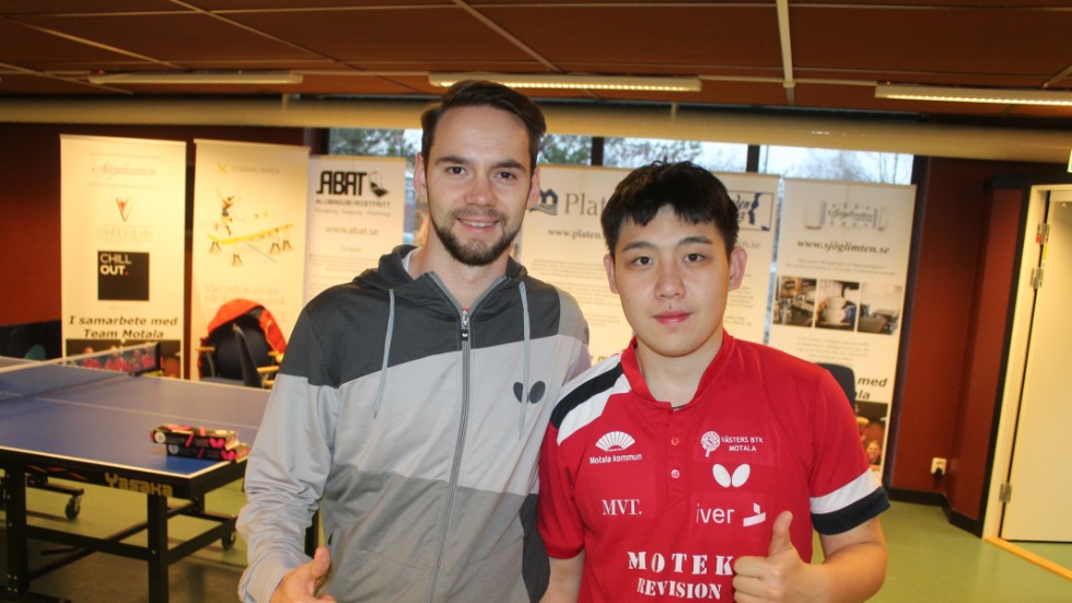 Emil Andersson och Zhu Haixiao spelade dubbel ihop, men förlorade i superettan-matchen borta mot Vetlanda. Väster var nära att ta poäng, men förlorade knappt med 6-4. Nu blir det juluppehåll.