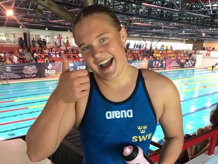 Sabina Alman bor numera i Helsingborg där hon studerar på simgymnasiet. Det har varit ett omvälvande första år i Skåne för 17-åringen som lämnade Luleå inför hösten 2019.