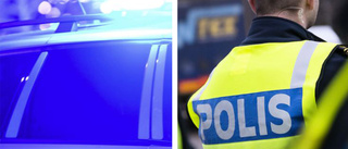 Åklagaren: Kvinna armbågade polis i ansiktet 