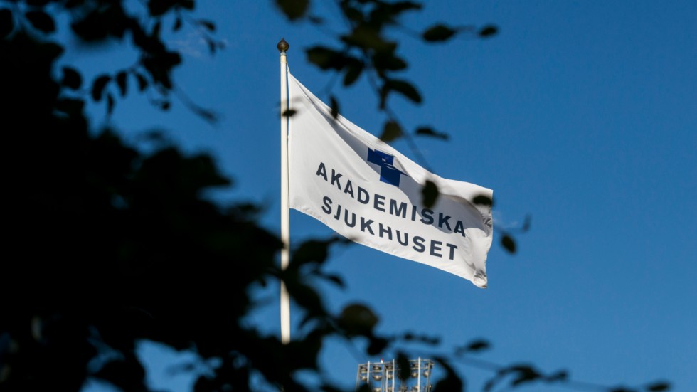Besparingarna på Ackis är oförenliga med bra vård, anser insändarskribenterna.