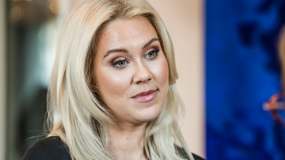 Enligt dagens debattör är Isabella Löwengrip en av de "influencers" som "får betalt för att prarta fgott om dyra lån.