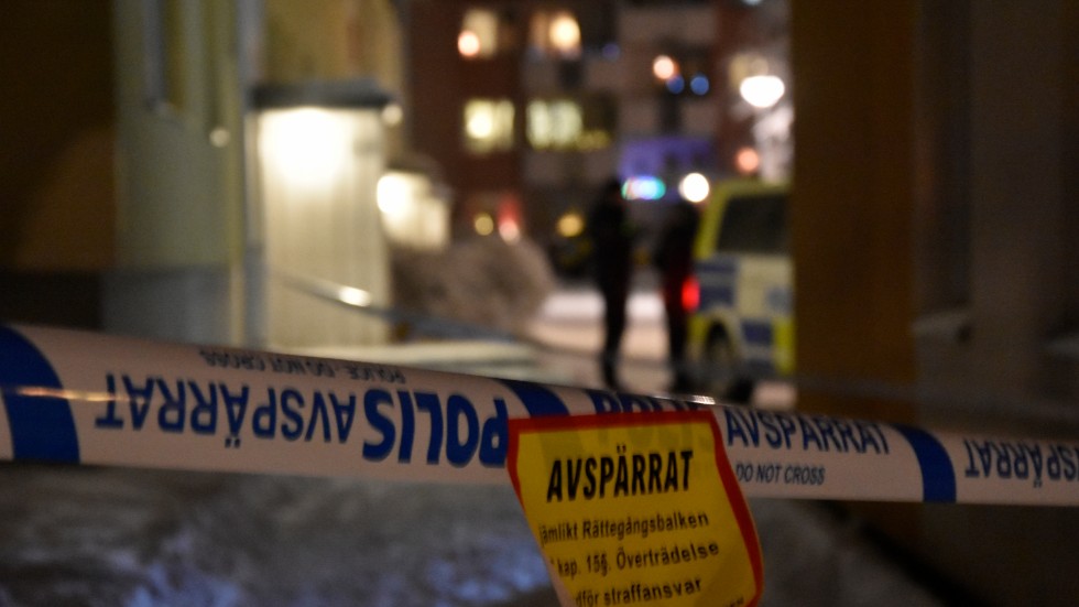 Här, mellan husväggarna på bostadsområdet Bergnäset, ekade skottsalvorna den där juldagseftermiddagen.