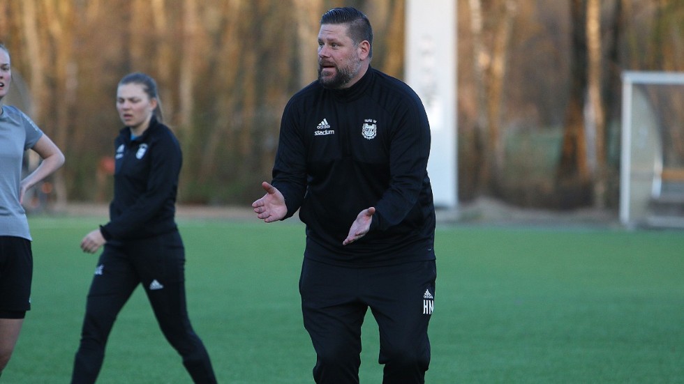 Fanna BK genrepar inför lördagens premiär.  