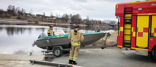 Flöt på flotte nedströms i Skellefteälven: Räddningstjänsten ryckte ut