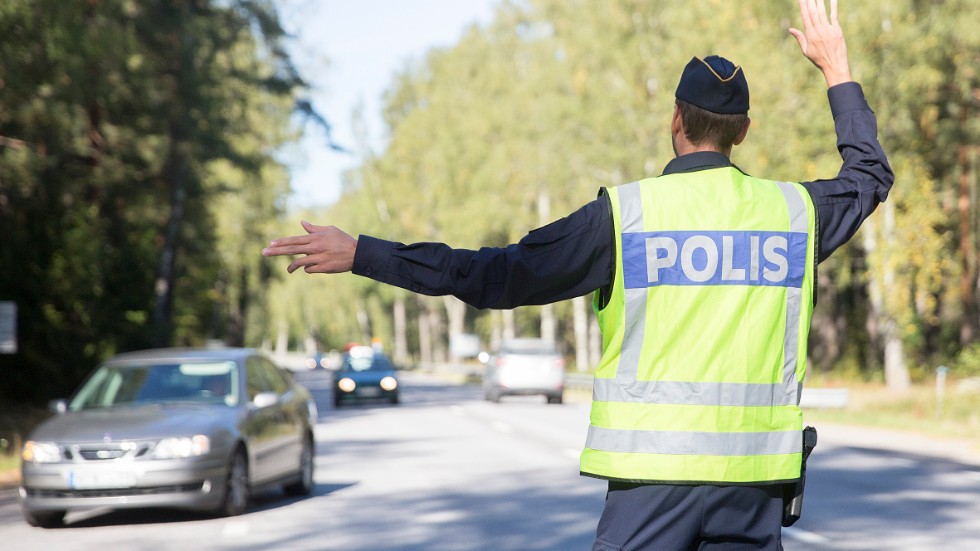 Polisen har inte möjlighet att göra trafikkontroller så ofta som det skulle behövas för att få bukt med parkeringsproblemen, uppger tillförordnade lokalpolisområdeschefen Emma Lindberg i Kiruna. 