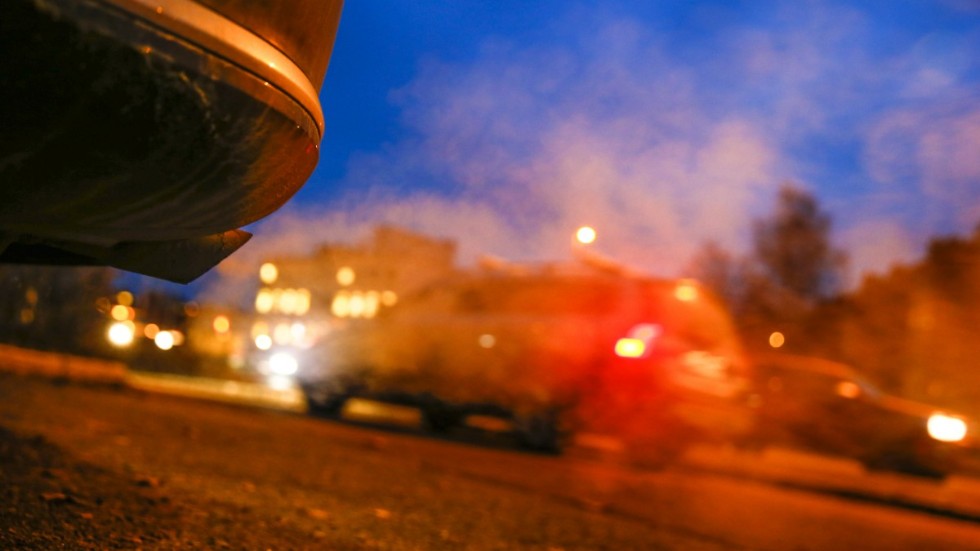Insändarskribenten vill sätta stopp för tomgångskörning.