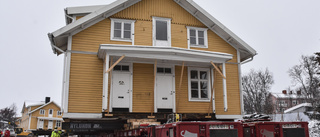 Trafikstörning när hus rullar genom Norrbotten