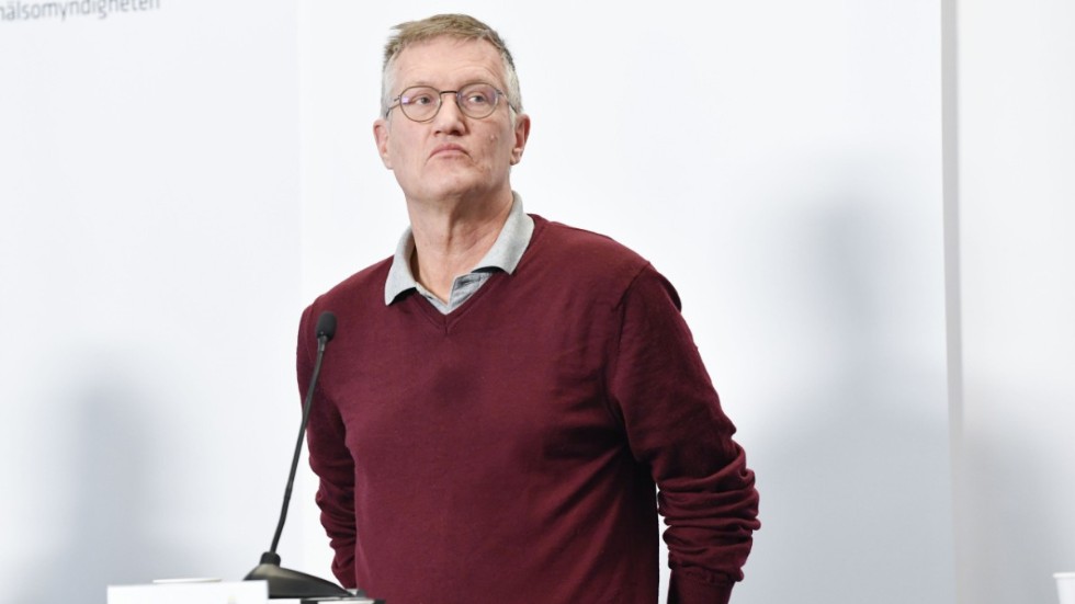Politikerna kan inte outsourca sitt demokratiska ansvar till expertmyndigheterna.