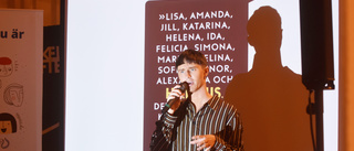 Fullsatt på Stadsbiblioteket när Hampus Nessvold pratade om mansrollen