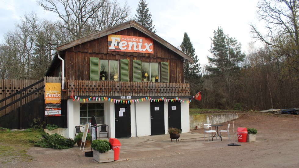 Det gamla värdshuset vid Bälö har stått tomt i över två år. Nu letar de nya ägarna, Agnes och Stefan Lätt, efter en ny hyresgäst som kan driva restaurang i huset. De vill gärna ha tips.
