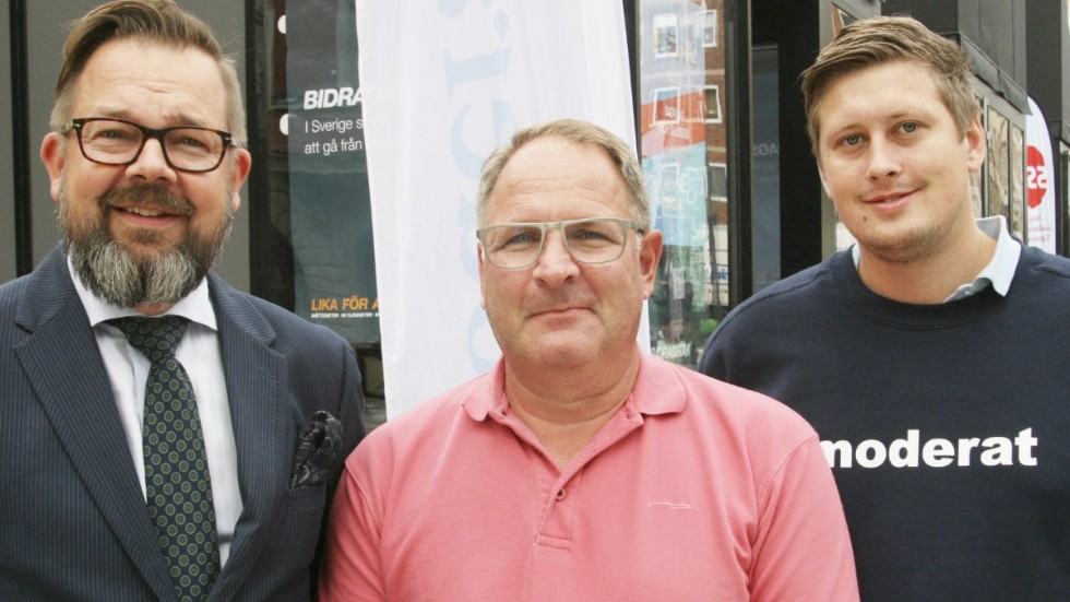 Många som hört av sig till tidningen tycker att den ledande trojkan i Eskilstunamoderaterna: kommunalråden Jari Puustinen och Göran Gredfors samt fullmäktigegruppens ordförande Robin Tannarp, försämrat stämningen inom partiet.