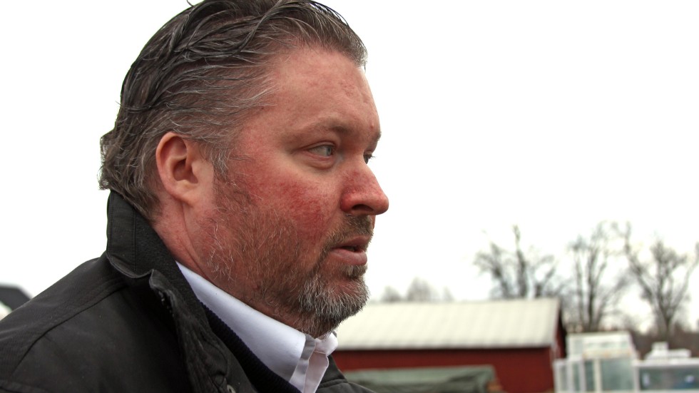 Magnus Andersson, vd och huvudägare i Åtvidabergshus tvingas varsla 25 anställda. "En försiktighetsåtgärd", säger han. 