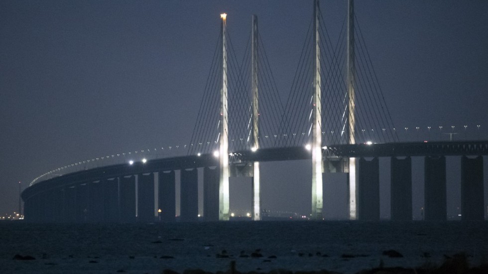 Två spanjorer försökte i vintras smuggla in runt 20 liter flytande amfetamin via Öresundsbron. Nu döms de båda till sex års fängelse. Arkivbild.