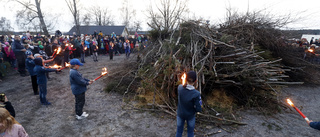 Bara största valborgsfirandena ställs in