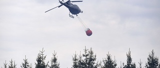 Flera skogsbränder fick vattenbombas