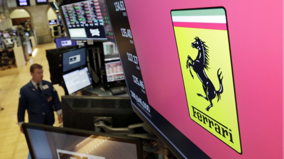 Ferrari, som stoppat all produktion till följd av coronapandemin, producerade drygt 10|000 bilar i fjol. Arkivbild