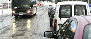 Kritiserar gatuparkering vid Östra Navet: "Ge dem rimligt pris för personalparkering"