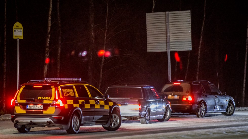 En personbil och en epa-traktor kolliderade i samband med en omkörning på Norra ringen.