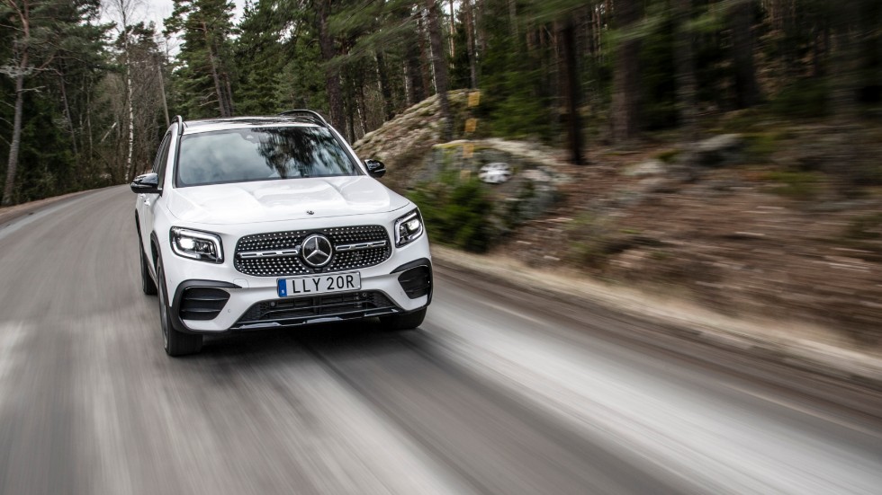 Upp till sju sittplatser kan GLB erbjuda. Med moderna mått mätt en ganska fyrkantig suv-kaross gör gott för innerutrymmena.