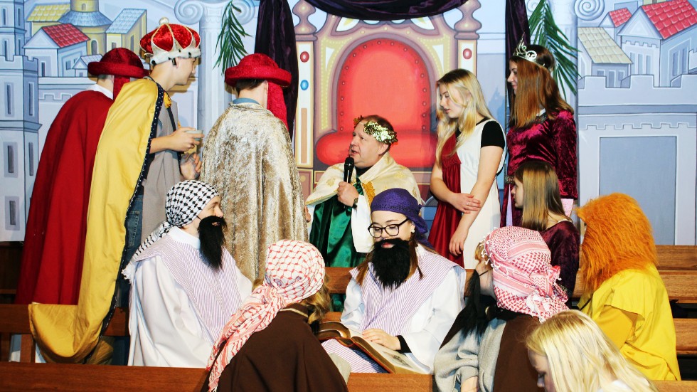 Kung Herodes får veta att Jesusbarnet fötts.