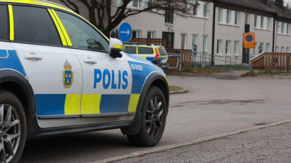 Flera poliser är på plats.