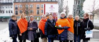 Manifestation på torget inför kvinnodagen