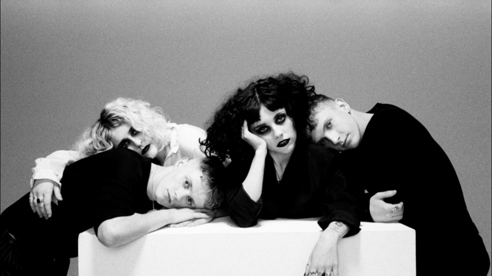 Pale Waves var med i en av olyckorna på E4. 
