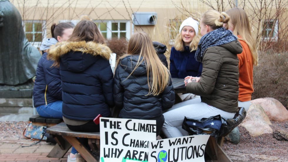 Vadstena är en av de platser där det genomgörs en klimatstrejk, här initierad av några högastadieelever.
