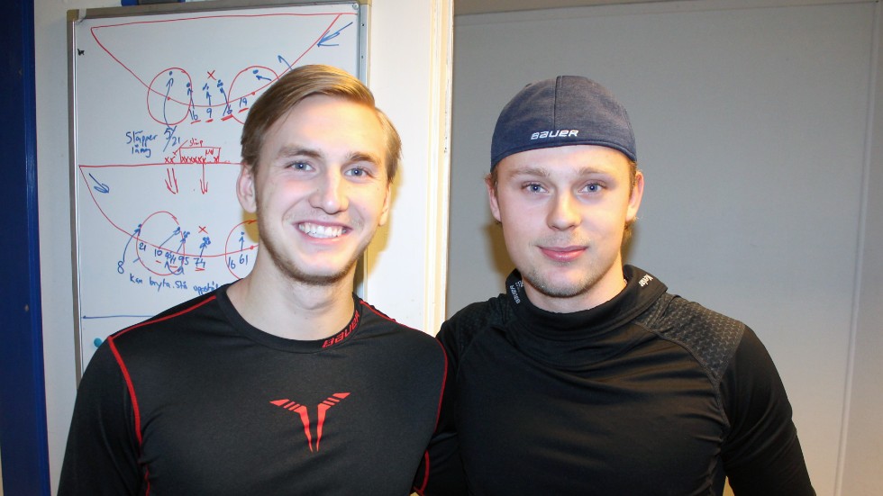 Både Albin Rohlén och Viktor Hulthammar från IFK Motala gjorde mål i premiåären av P21-VM. 16-0 mot Kazakstan blev det i ryska Arkhangelsk.
