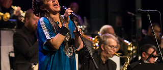 Sharon Dyall med Sandviken Big Band