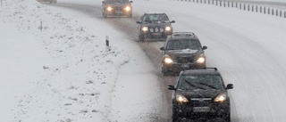 Väder: Snöfall och halt väglag