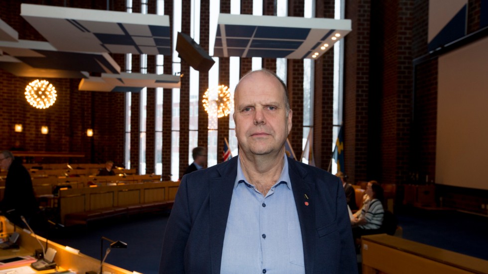 Socialnämnden går mot sitt högsta underskott någonsin, men prognosen är flera miljoner bättre jämfört med när det såg som mörkast ut, säger nämndens ordförande Sven-Gösta Pettersson. (Arkivbild)