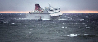 Försenade färjor och stormbyar till sjöss