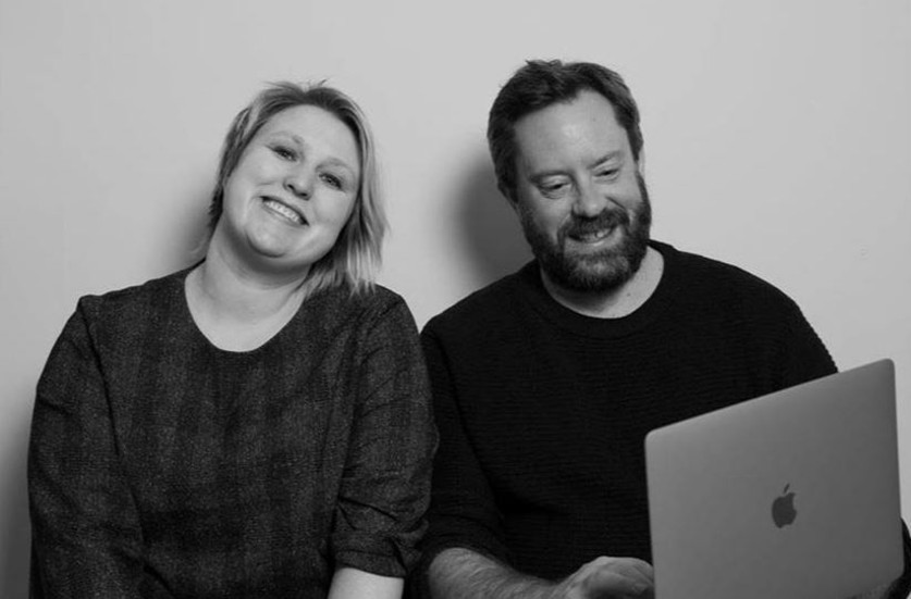 Kicki Fagerlund och Daniel Gustafsson är en slags digitalnomader på hemmaplan i Piteå. Nu tar de sitt företag Framtidsbyrån älska till nästa steg och bygger en nätverksbyrå med frilansare världen över.
