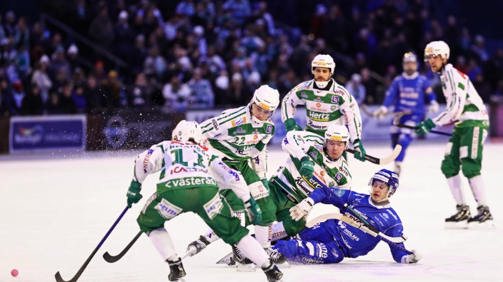 Fredrik Lönn slet kopiöst och höll så när på att få in en reducering till 3-4 i den andra halvleken. Men VSK fick både Lönn och IFK på fall till slut.
