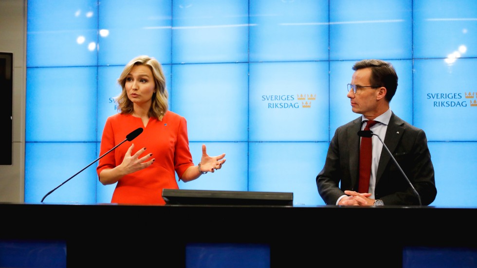 Ebba Busch Thor (KD) och Ulf Kristersson (M) närmar sig SD med stormsteg.