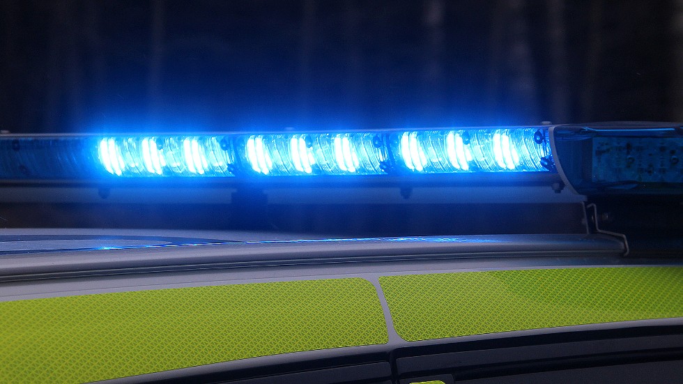 Dramatiskt biljakt i natt slutade på en spikmatta.