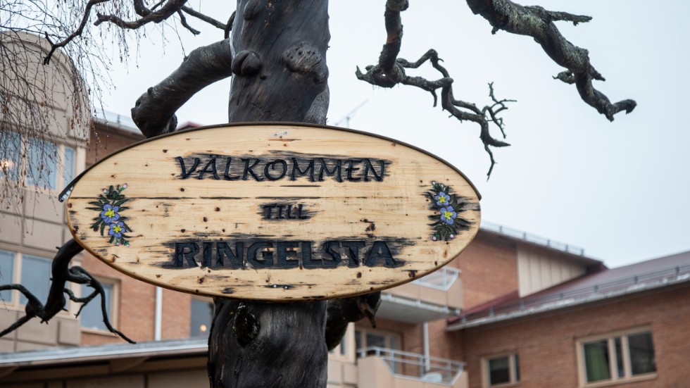 Personalen på Ringelsta och Länsmansgården kan tvingas tvätta en del arbetskläder och sängkläder på avdelningarna i framtiden. (Arkivbild)